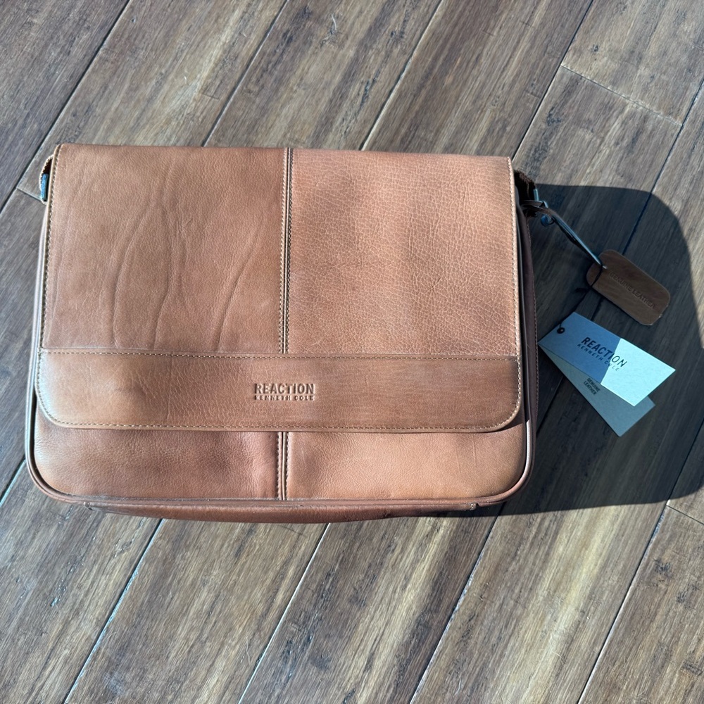 Kenneth Cole Reaction Brown Leather Messenger Bag